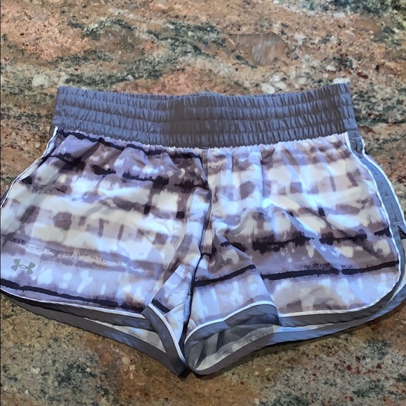 Under Armour grey patterned athletic shorts - Picture 1 of 2